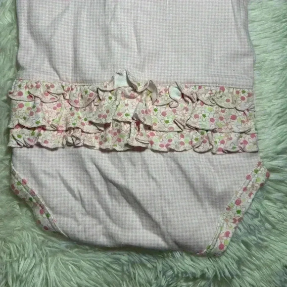 GIRLS 9 Months 1-Piece Bodysuit Pink Gingham-Flower Trim & Ruffle - Picture 3 of 6
